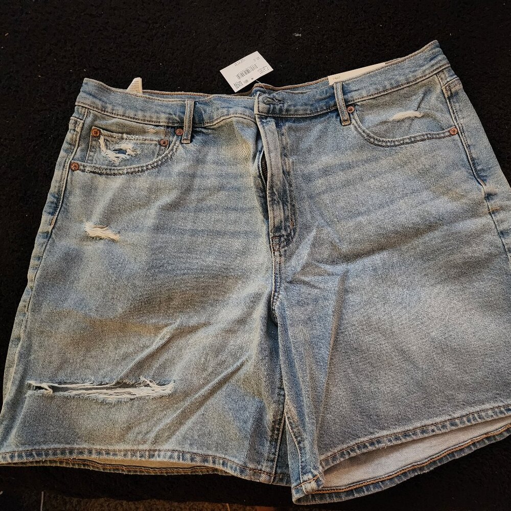 American Eagle 6" strigid relaxed fit shorts